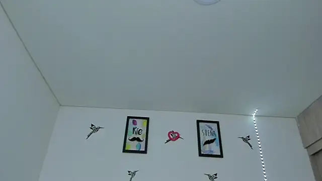 im_sarah34 Live XXX Chat