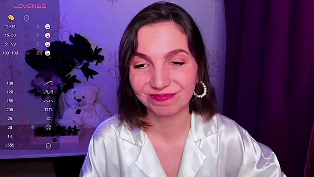 KindHazelHere_ Chat XXX in diretta