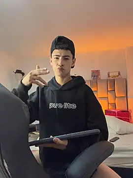 Chat +18 de Sebastian_Reed ao vivo