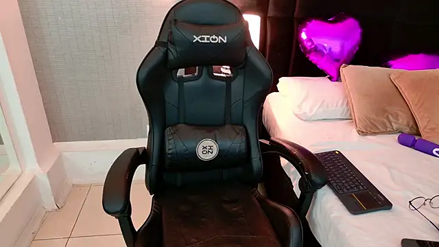 XXX chat uživo modela EllaEvanz