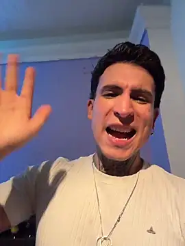 _Tomy08calderon's Live XXX Chat