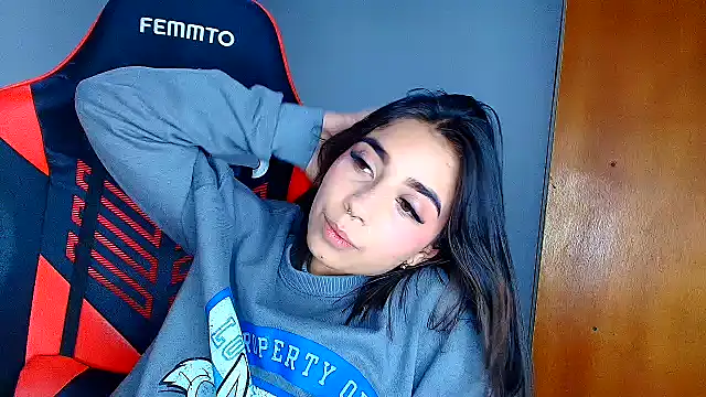 Czat XXX na żywo – Rousse_violett