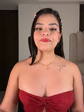 Sara-Evans' Webcam Show