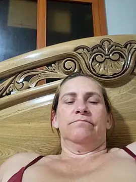 SeductionSilera Adlı Modelin Canlı XXX Sohbeti