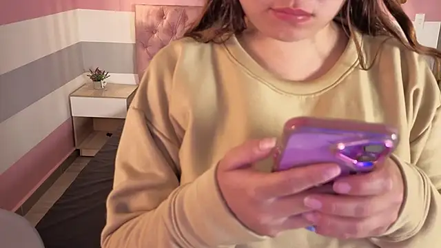 Онлайн чат XXX little_emma0