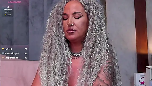 Chat XXX en directo de Sierra_Quinn