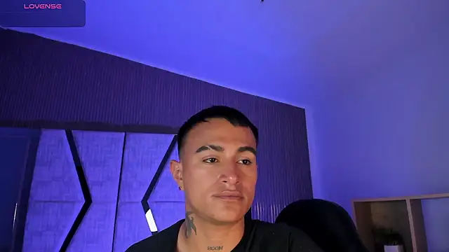 LiamDeep Adlı Modelin Canlı XXX Sohbeti