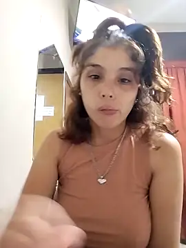 mariamac420 Adlı Modelin Canlı XXX Sohbeti