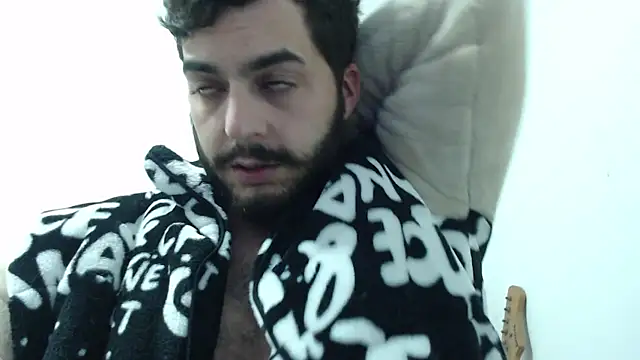 Czat XXX na żywo – thomas_gun