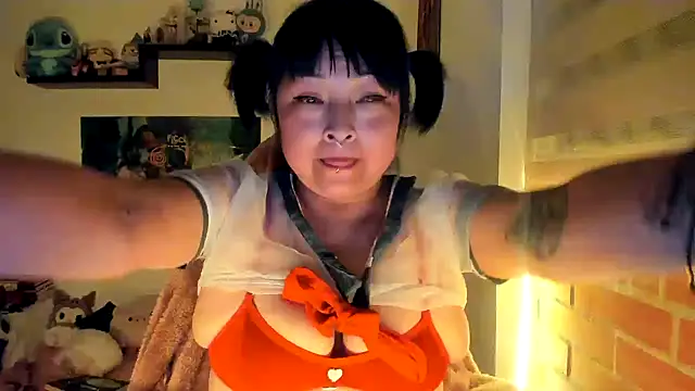 Shaddycute_ élő XXX-chatje