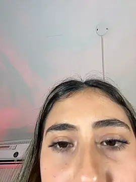 Chatroom XXX en direct de MelodyRey_