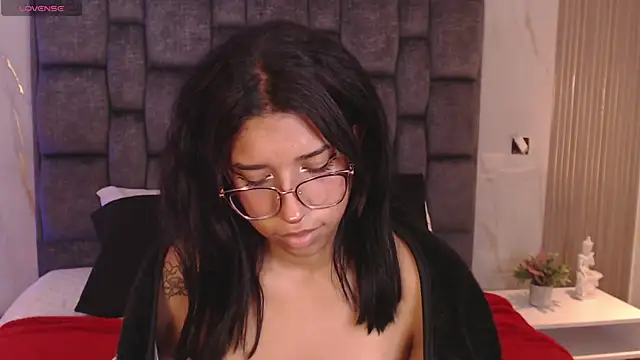 XXX chat uživo modela Karin_Ks