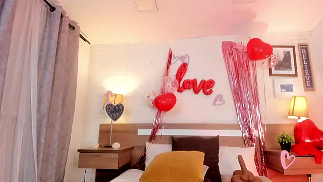 JenniferAuriston élő XXX-chatje