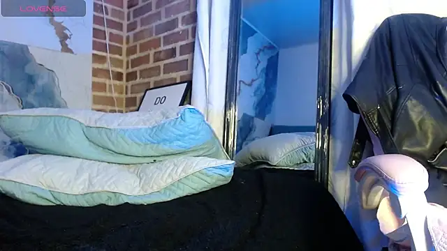 HannaRose-n Live XXX chat