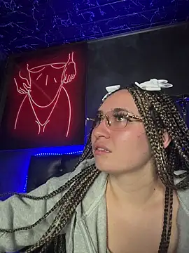 Sophie_LS Chat XXX in diretta