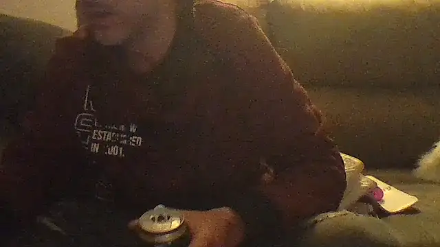 wolfihot33: онлайн-секс-чат