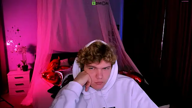 Chatroom XXX en direct de lucas_long_