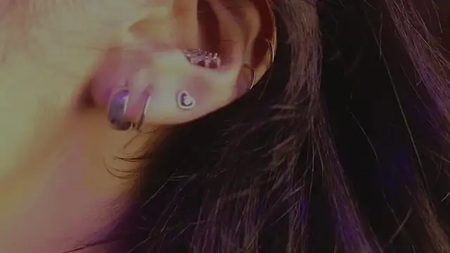 Hollyxx_: απευθείας σ υνομιλία ΧΧΧ