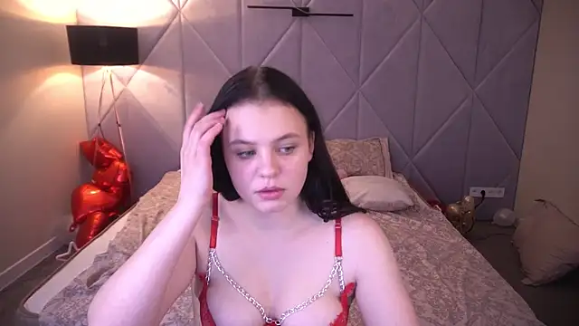 SnowWhiti Adlı Modelin Canlı XXX Sohbeti