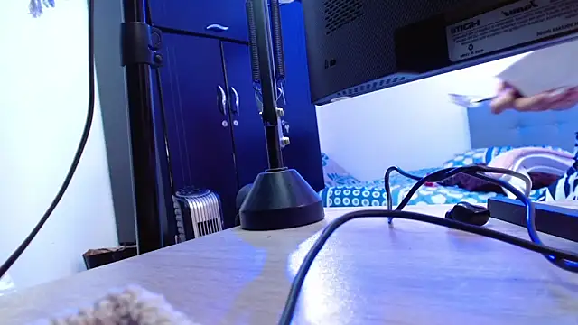 Chat +18 de Valen_with_pussy ao vivo