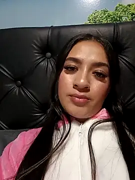 Chat +18 de MiQeilaSweet ao vivo