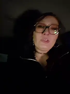 wildyoungNhorny's Live XXX Chat