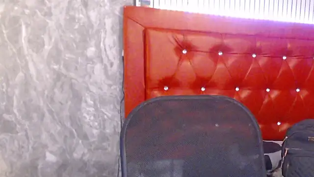 samantha__karolstone: απευθείας συνομιλία ΧΧΧ