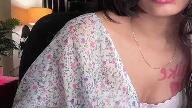 Wow-nisha Adlı Modelin Canlı XXX Sohbeti