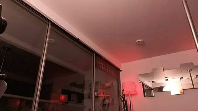 XXX chat uživo modela mandi4pole_