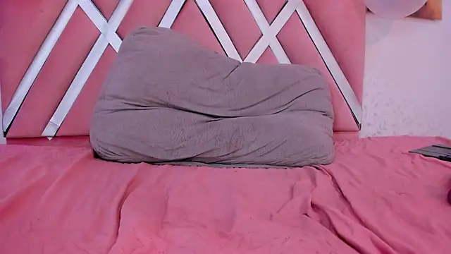 emilysejmet élő XXX-chatje