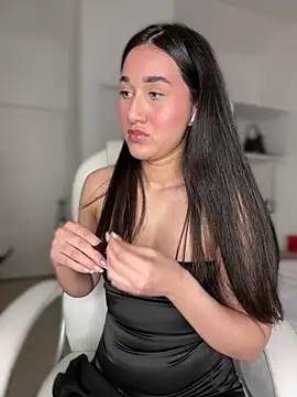 julieta_jhonss Adlı Modelin Canlı XXX Sohbeti