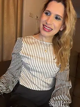 دردشة milablossom-with-pussy الجنسية المباشرة