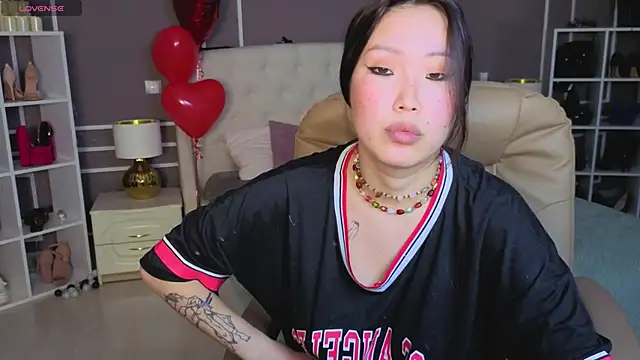 ElinaMotionのライブXXXチャット