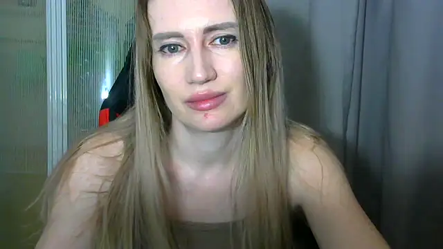 XXX chat uživo modela JessFoxxx