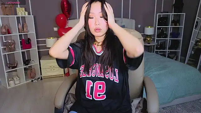 XXX chat uživo modela ElinaMotion