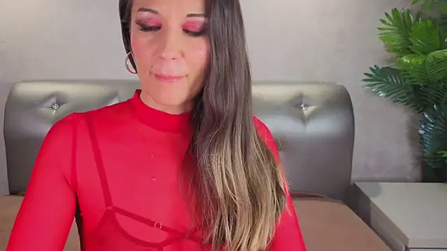 Jasmin_Bridget Adlı Modelin Canlı XXX Sohbeti