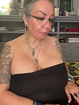 dieseldame1313's Live XXX Chat