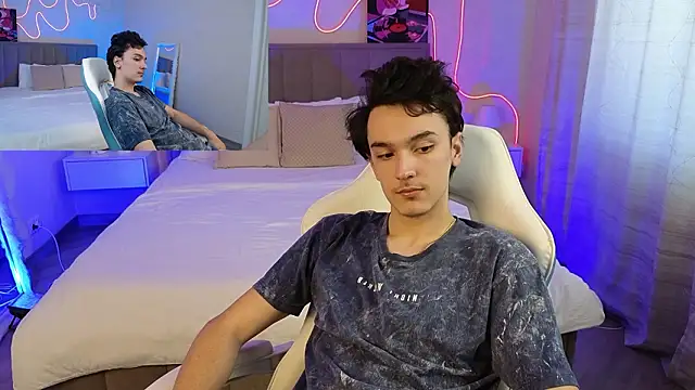 MoonlinSkinn: онлайн-секс-чат