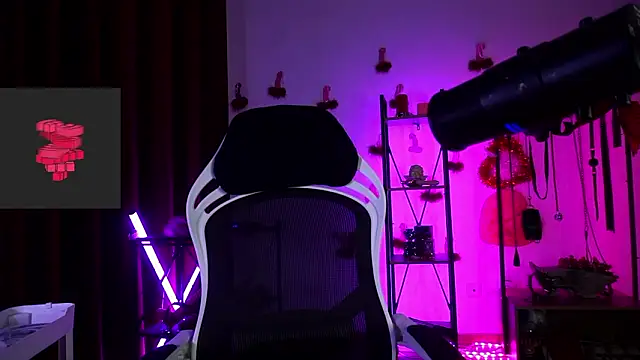 Chatroom XXX en direct de CyberXGoddess