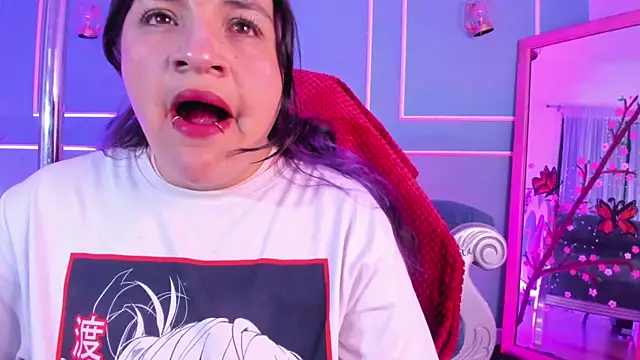 Chat XXX en directo de TaraTaylorr