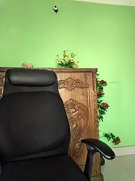 Idhika-Paul Live XXX-chat