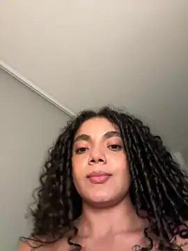 Chat +18 de Curlyierr ao vivo