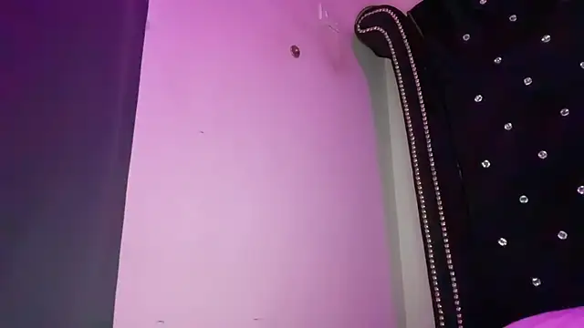 Вебкам-шоу xxforyoureyesonlyxx