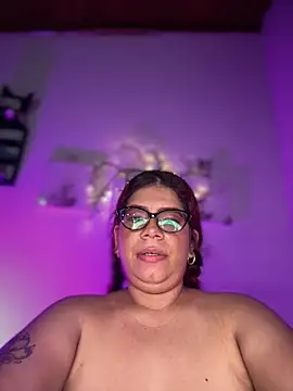 Chatroom XXX en direct de Solaangel_