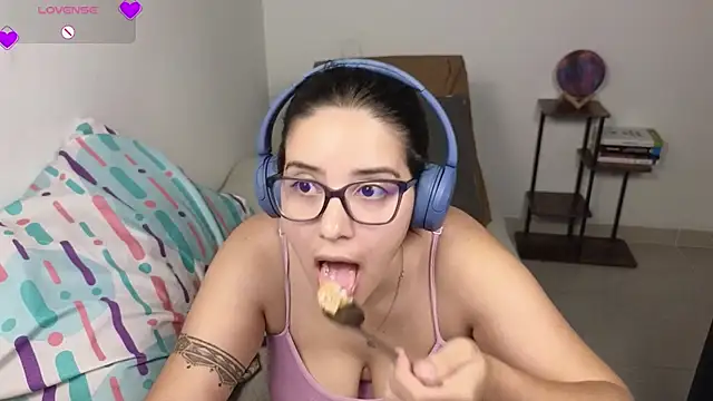 blue__moon_ লাইভ XXX চ্যাট