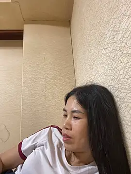 XXX chat uživo modela Keola_kwad