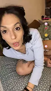 Chat +18 de Piggiteablacktea ao vivo