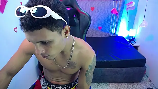 The_twinks_ Chat XXX live