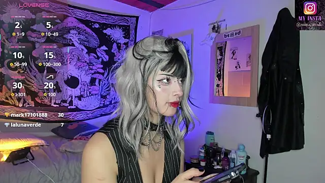 princesita_valija_'s Live XXX Chat