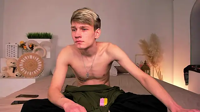 Volan_Starts: вебкам-шоу